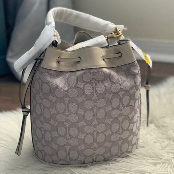 Coach Field Bucket Bag Ivory/Stone - Picture 8 of 14